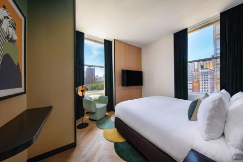 Urban King Suite