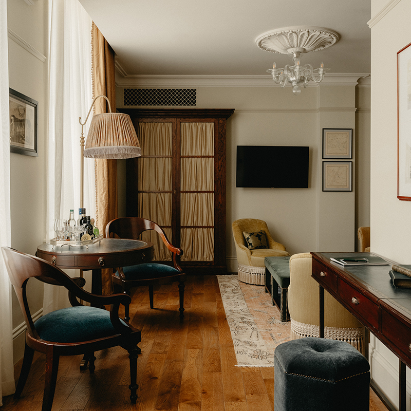 One Bed Suite