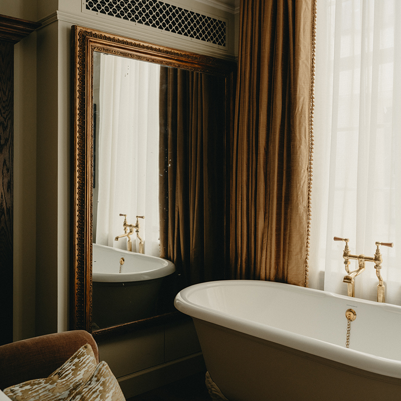 One Bed Suite