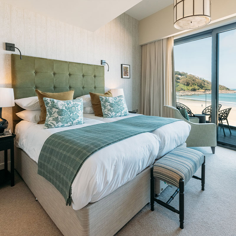 Deluxe Beach Lodge