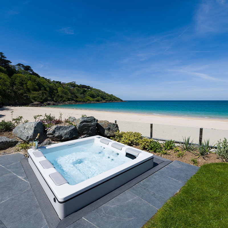 Deluxe Beach Lodge
