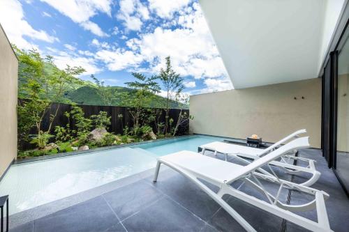 Villa with Garden View