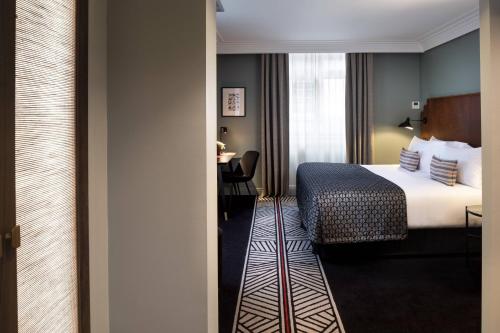 Privilege Queen Room
