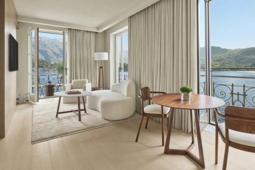 King Loft Suite with Lake View and Balcony