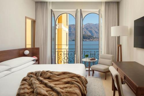 Standard King Room with Lake View
