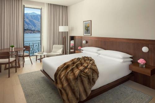 Superior King Room with Lake View