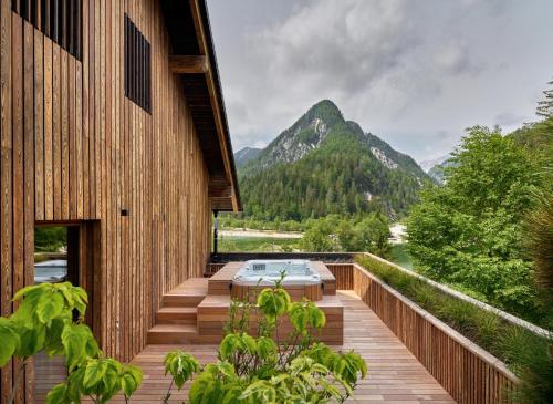 Suite with Hot Tub
