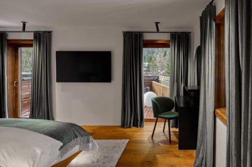 Suite with Hot Tub