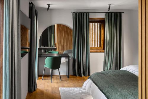 Suite with Hot Tub