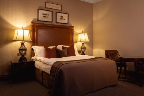 King Guest Room - Disability Accessible