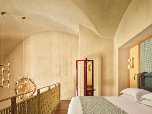 Suite with City View