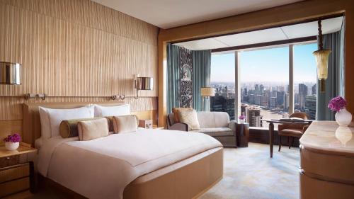 City Light Panoramic View Family Connecting Suite