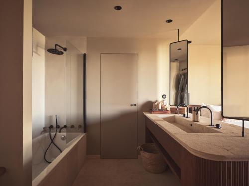 Two-Bedroom Deluxe Suite Sea View