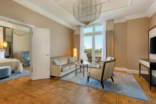 One-Bedroom King Suite with Balcony and Lake View