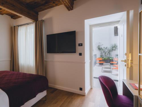 Double Room with Atrium View