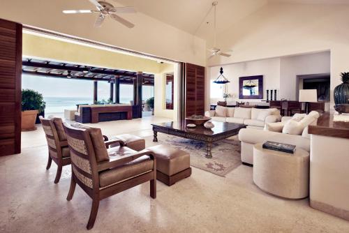 Cielo Oceanfront Villa Five Bedroom