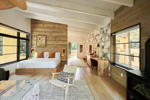 Suite with River View
