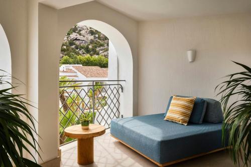 Deluxe King Suite with Balcony