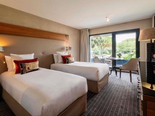 Classic Room with Queen Bed or Two Single Beds, Balcony and Forest View