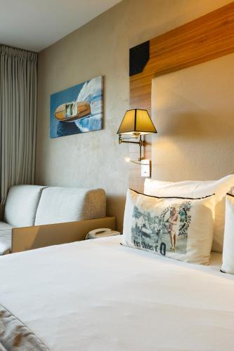Classic Queen Room with Sofa Bed - Sea View