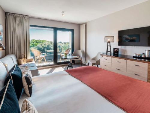 Classic Queen Room with Sofa Bed - Sea View