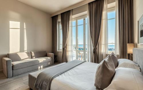 Deluxe Triple Room with Sea View