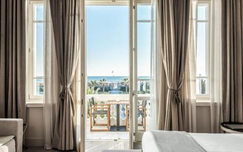 Deluxe Triple Room with Sea View