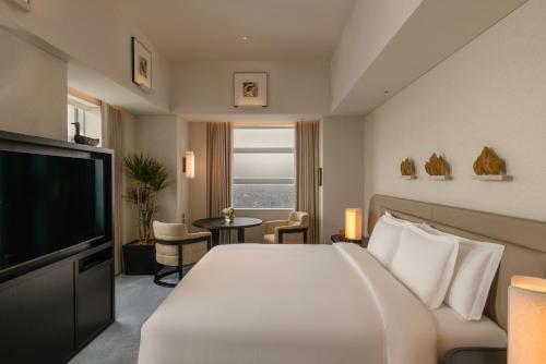 Premium Corner King Room