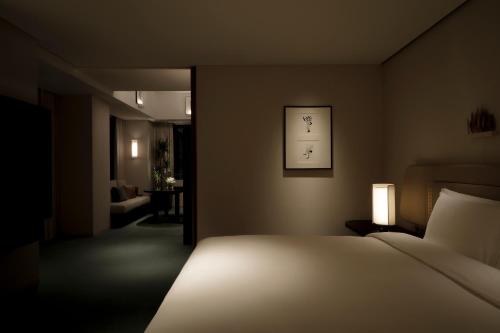 Deluxe Park King Suite