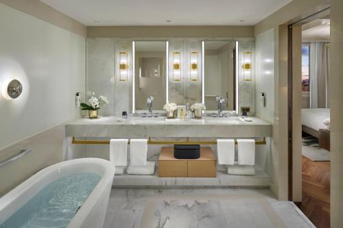 Penthouse Suite 