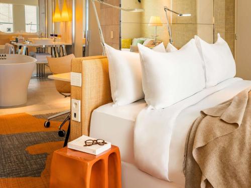 Junior King  Suite With Sofa Bed