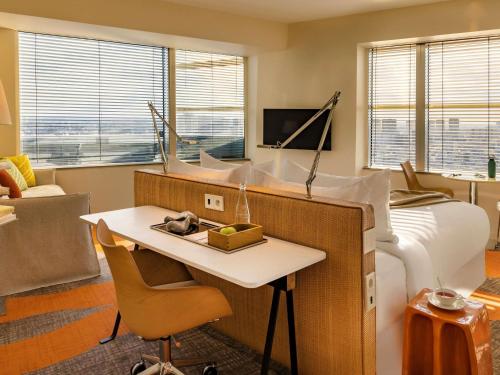 JUNIOR SUITE PANORAMIC TOUR EIFFEL