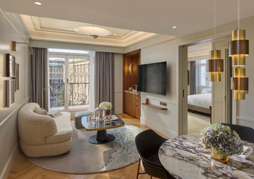 Two-Bedroom Corner Suite
