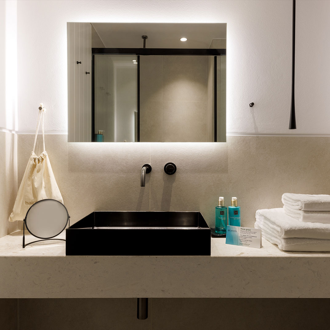 Suite With Private Swimming Pool