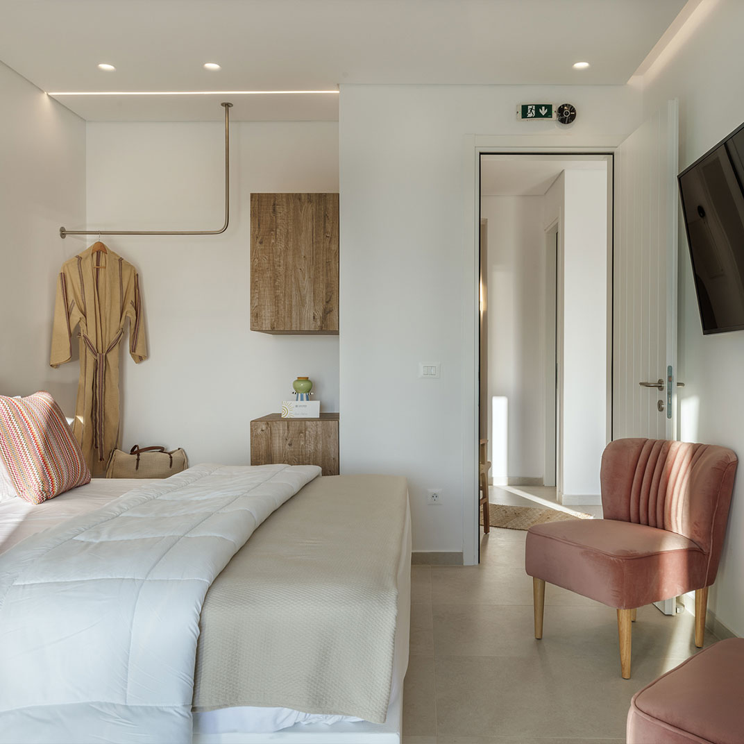 Suite With Private Swimming Pool