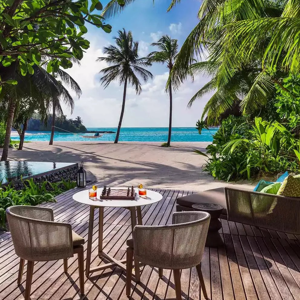 Beach Queen Pool