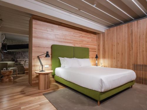 Manor Room