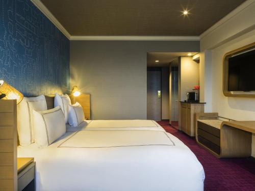 Executive Twin Room with Access to Executive Lounge