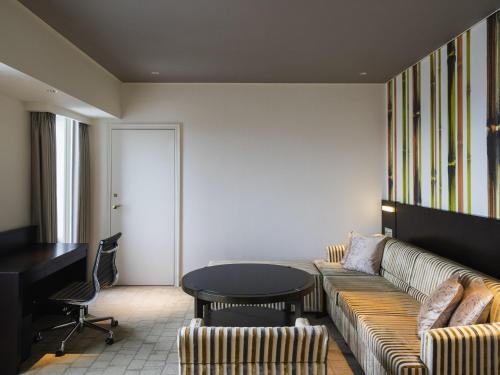 Grand King Room