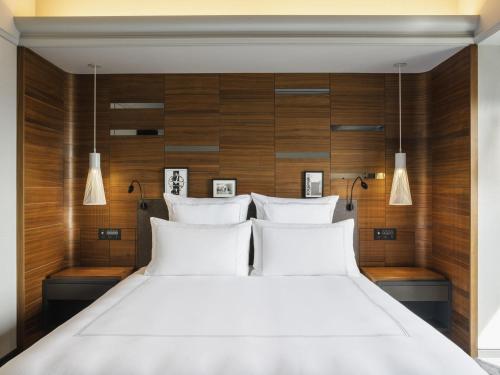 Prestige King Suite
