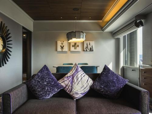 Prestige King Suite