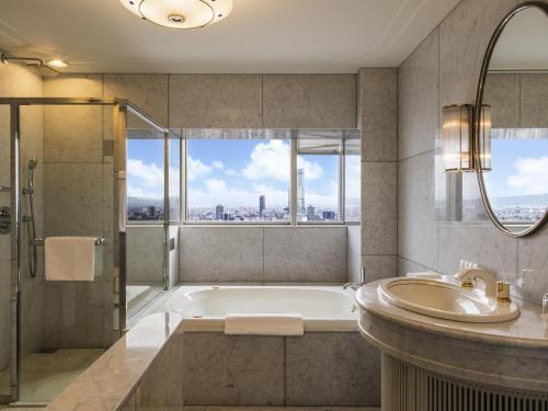 Prestige King Suite