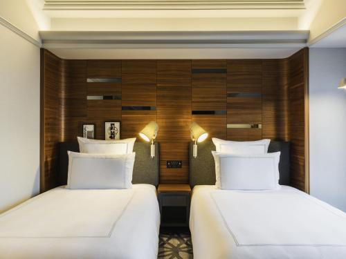 Deluxe Suite Twin