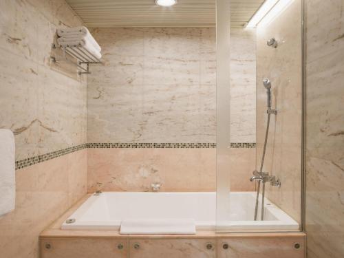Deluxe Suite Twin