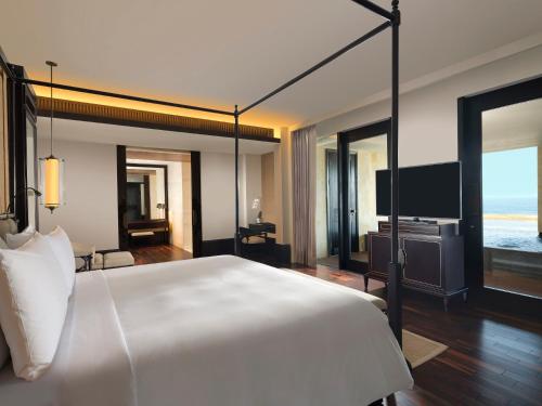 Oceanfront Prestige Suite