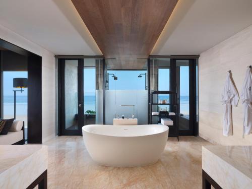 Oceanfront Prestige Suite