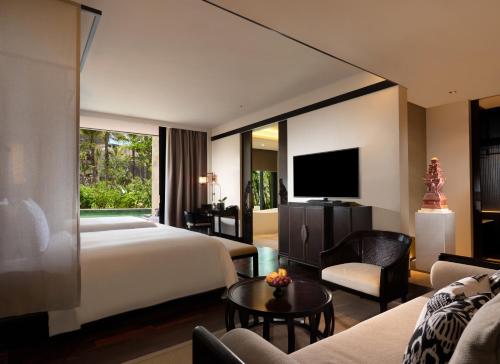 Grand Deluxe Lagoon Room Twin
