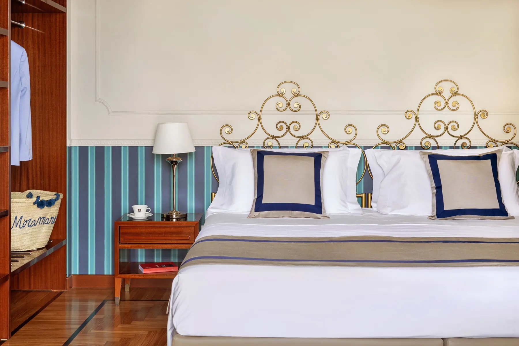 Deluxe Room Partial Sea View