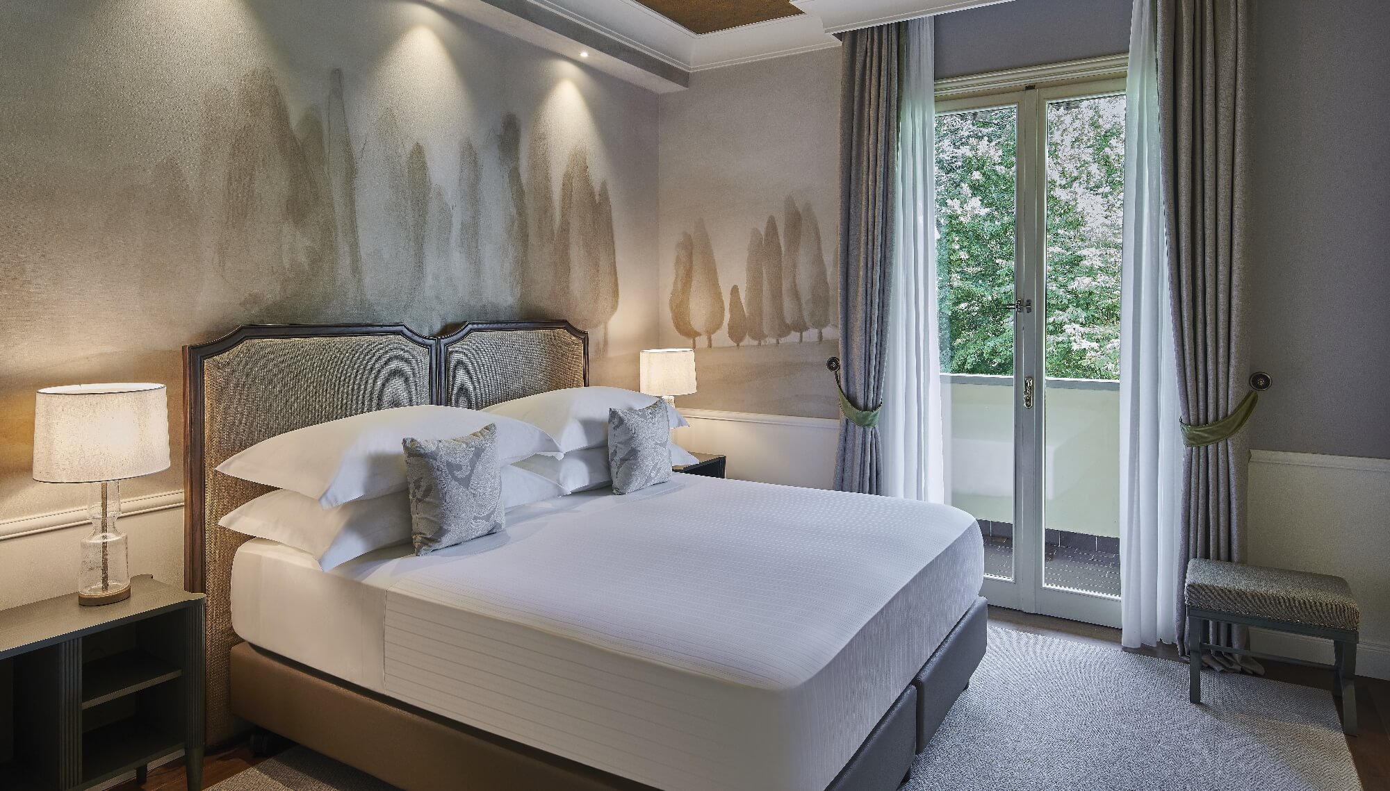 Classic Park View Balcony - 2 Twin Beds
