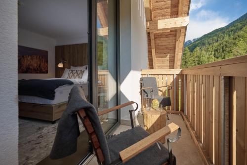Double or Twin Room with Mountain View